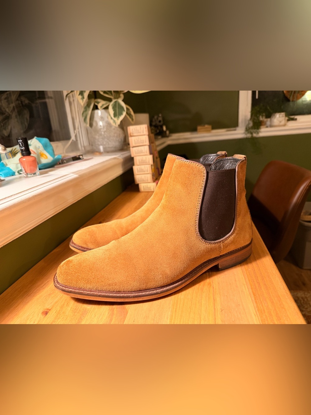 ALDO Tan Suede Chukka Chelsea Boots with Dark Elastic Panels - Picture 1 of 4